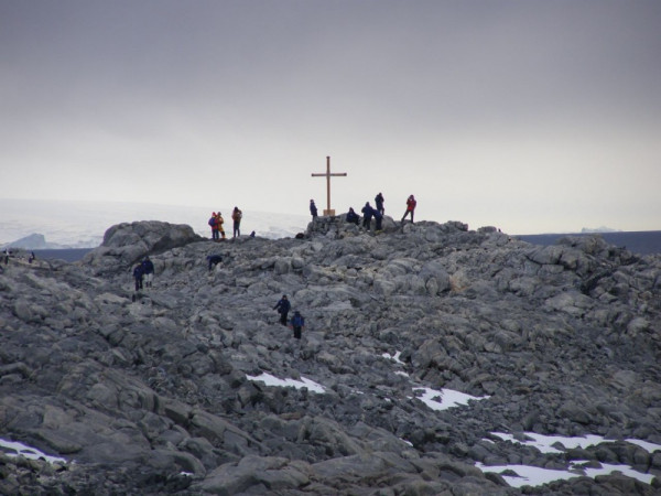 Cross in memory of Ninnes and Mertz