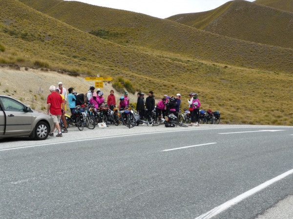Asian cycle club at the Lindis Pass 934m