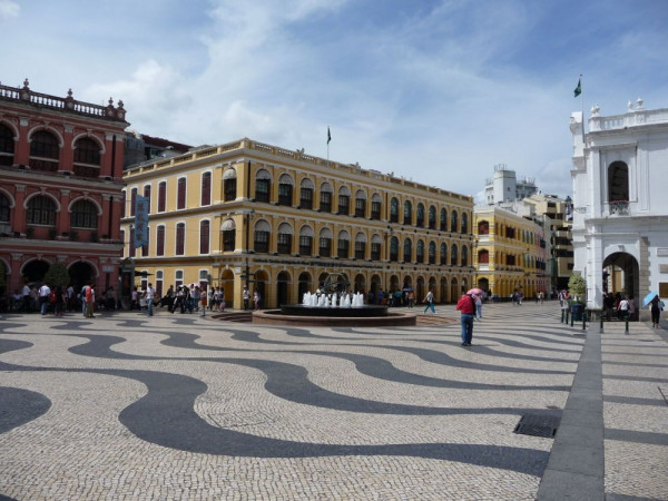 Senado Square