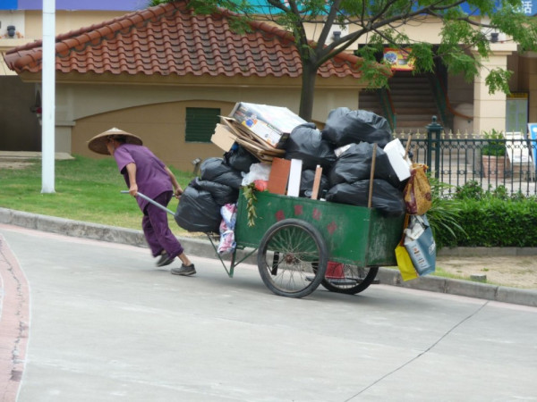 Rubbish collection at Horizon Cove